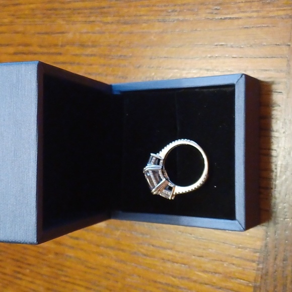 Ring - Picture 2 of 3